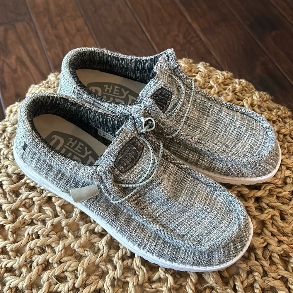Women’s US Size 9/Men’s US Size 7 Active Stretch Wally Hey Dudes